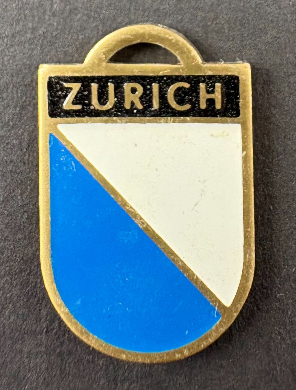 Plaketten & Abzeichen: VINTAGE ANHÄNGER ZÜRICH – Gebraucht aus Ostermundigen von crazy-horse-1840