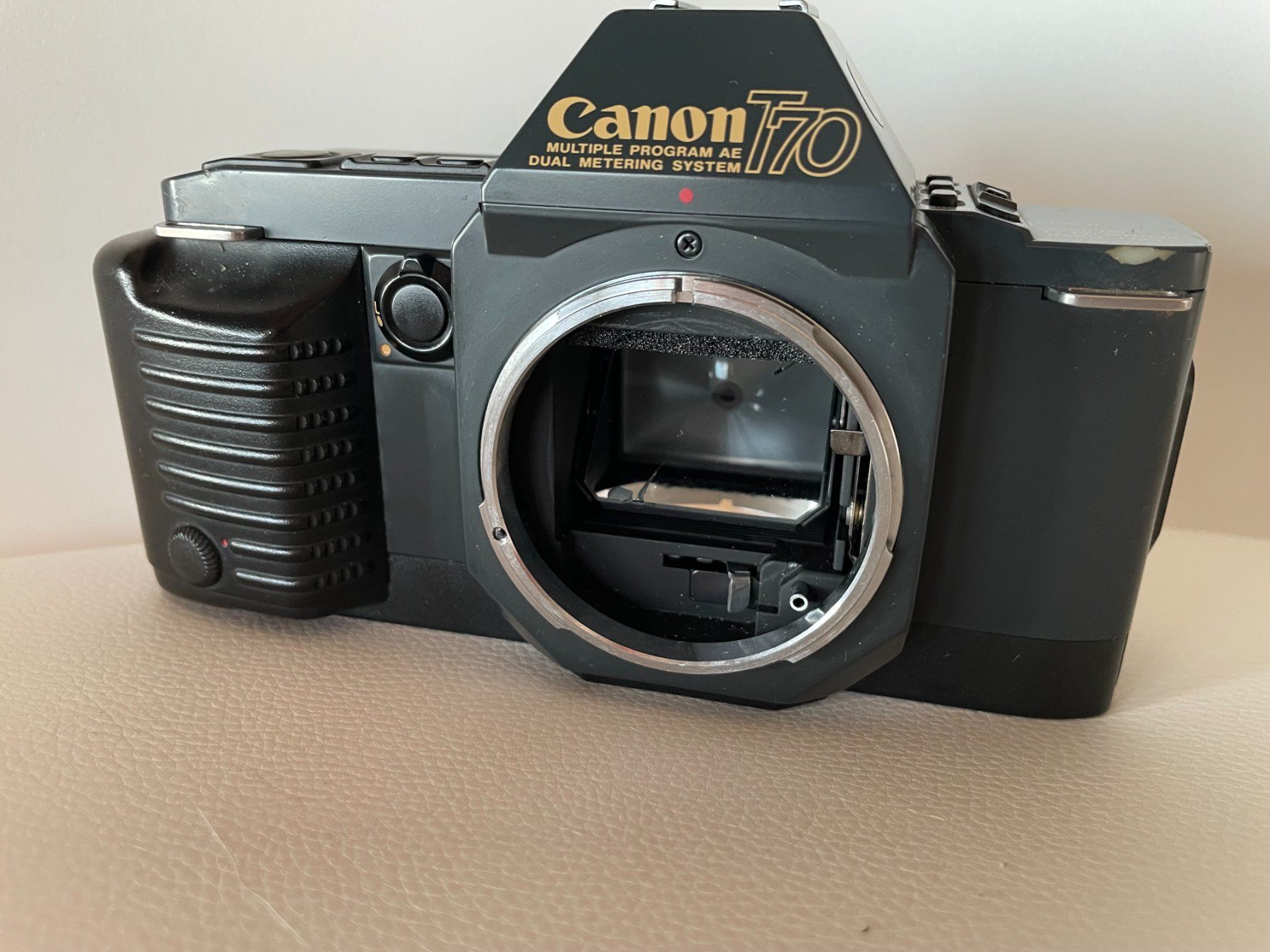 Canon Kamera: Canon T70 – Gebraucht aus Petit Lancy von gil_hr6v
