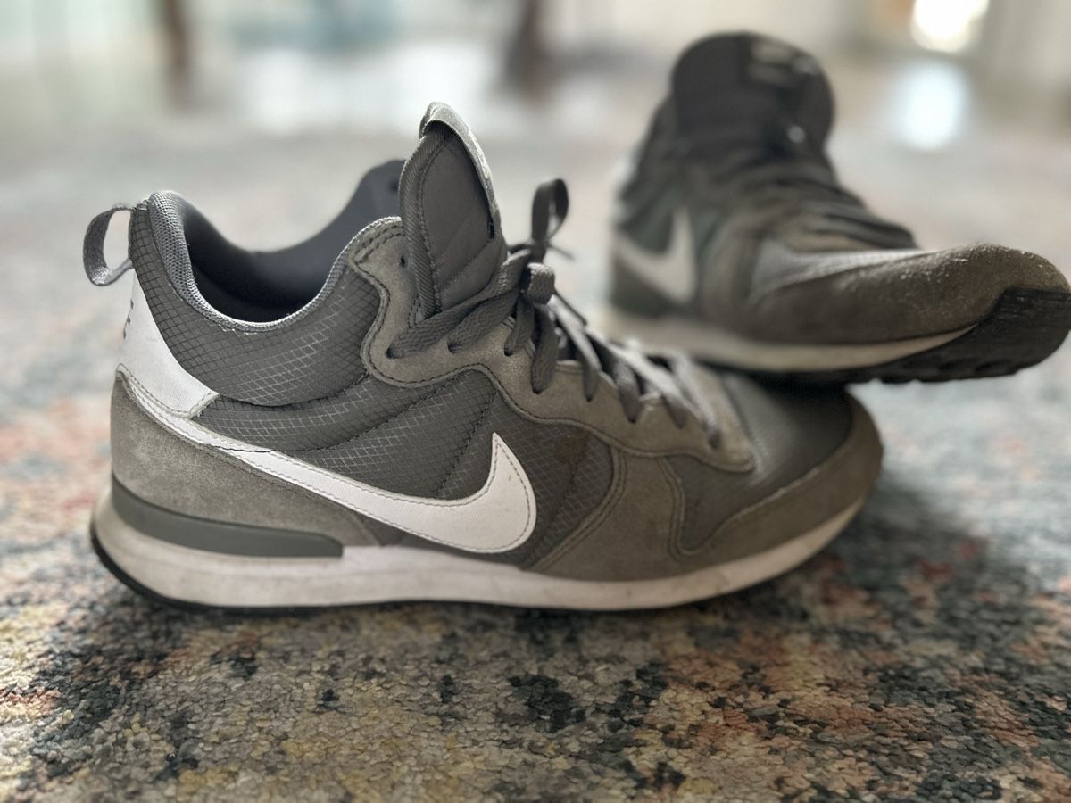 Nike Scarpe da uomo: Nike Schuh, graugrün – Usato da Zürich venduto da Facellas 1