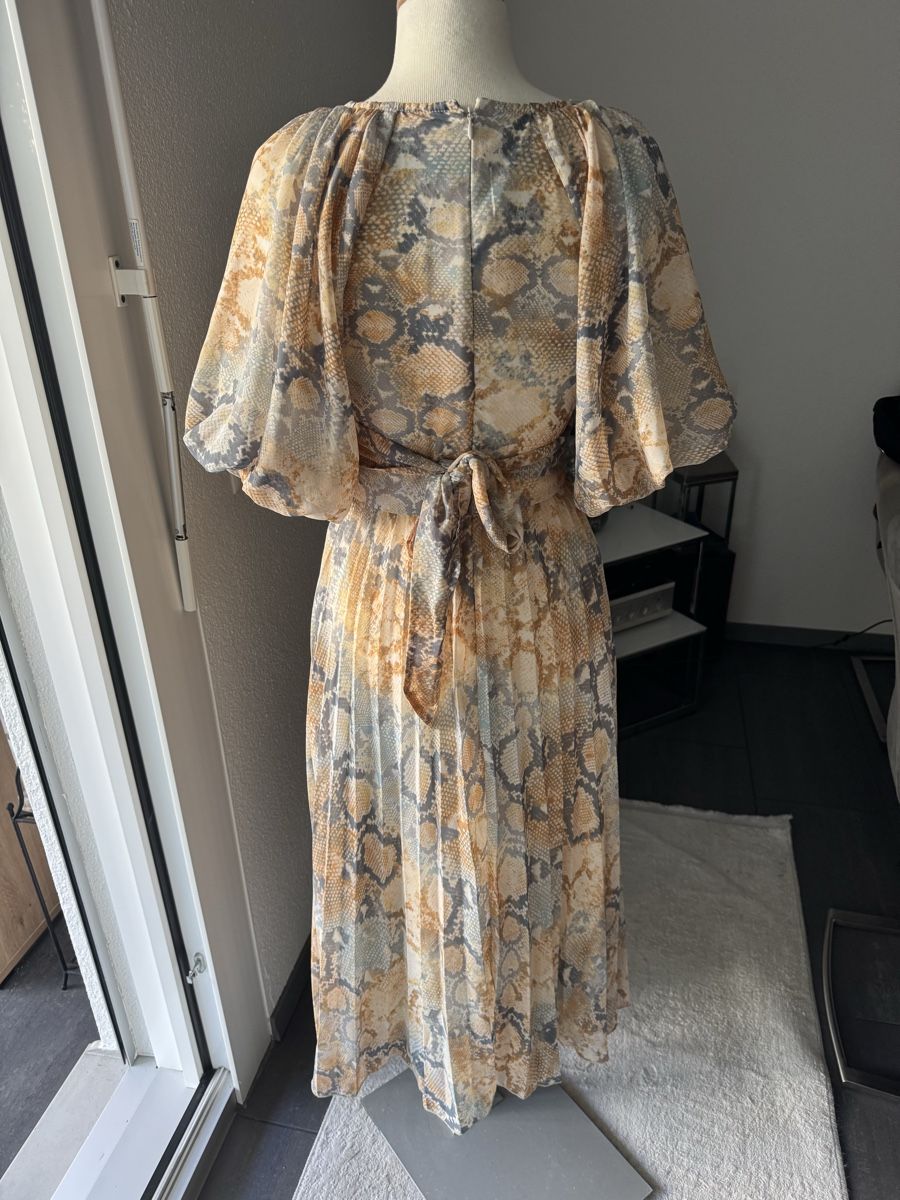 Asos Vestiti: Sommerliches Midikleid im Schlangenmuster Gr. 38 – Nuovo (secondo la descrizione) da Olten venduto da bir_k96n 2