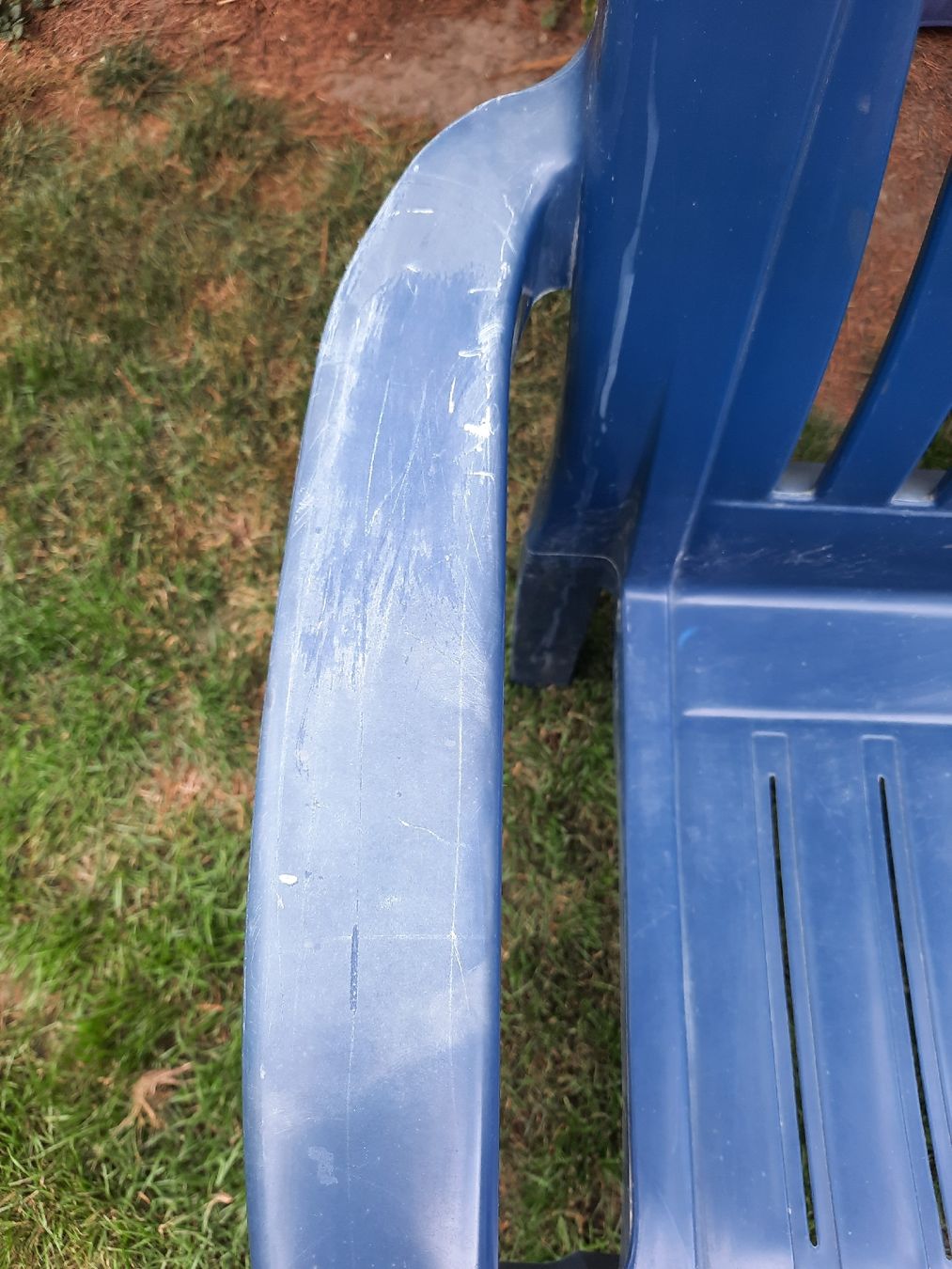 Set di tavolo e panche: Gartentisch mit Bank & Stühle – Usato da Meinisberg venduto da Faithles1 7