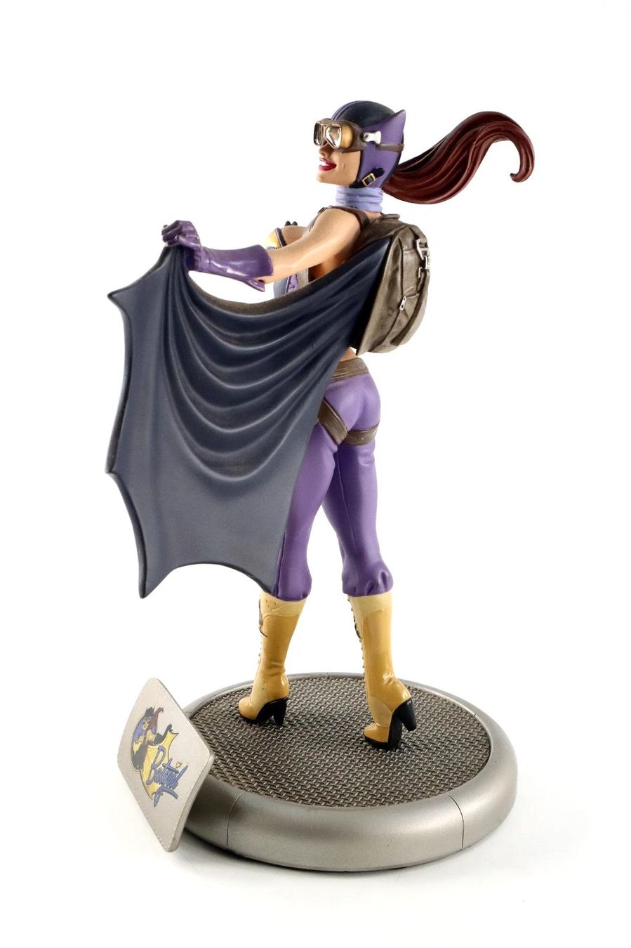 Statuette: DC Collectibles Bombshells BATGIRL Statue – Usato da Oberentfelden venduto da FiguresAndGamesPlace 3