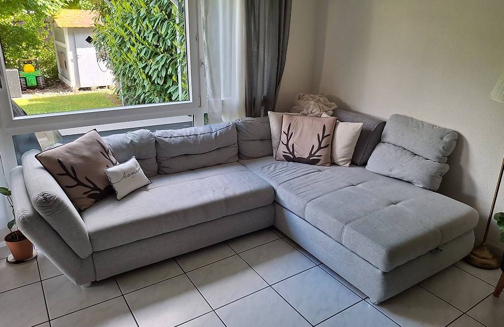 Divani: Ecksofa / Bettsofa grau, 3 x 2m – Usato da Steffisburg venduto da Rasch10