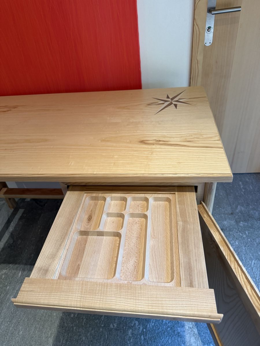 Schreibtische: Schreibtisch – Neu und originalverpackt aus Wolfhalden von mar_jfq8 6