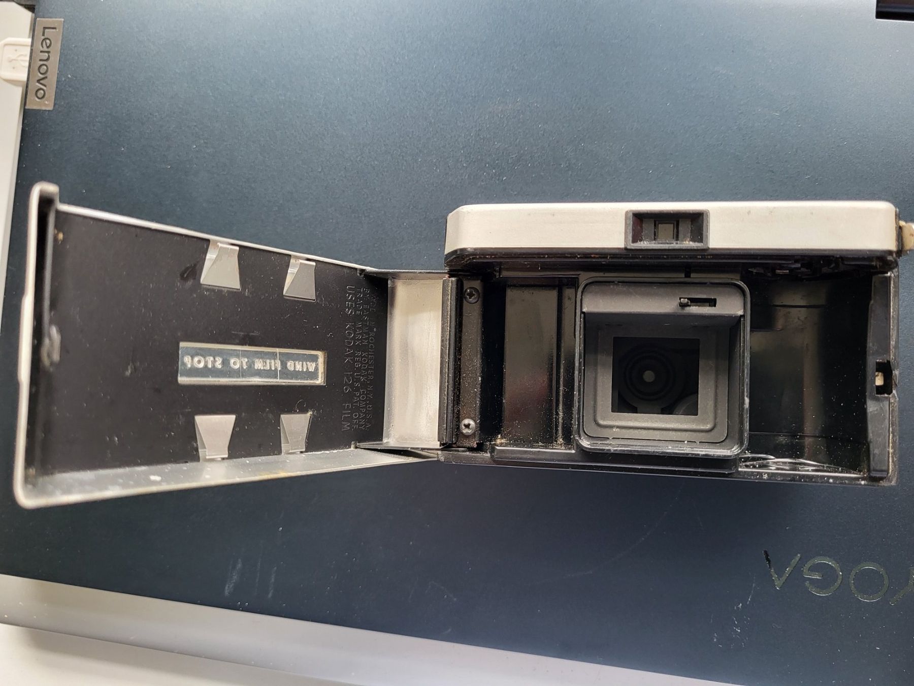 Kodak Kamera: Vintage Kodak Kamera - Instamatic 100 – Defekt aus Stallikon von jmt_21n 1