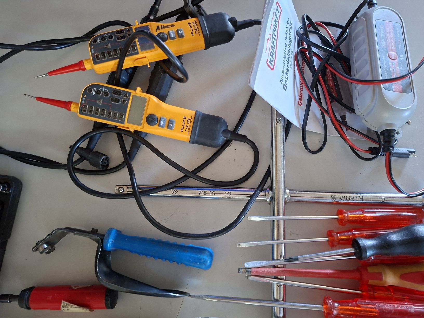 Tous les outils: Werkzeug Konvolut – D'occasion à Oberhasli par Cortina 3