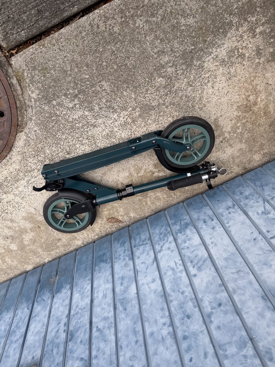 Micro Kickboard: Micro Klappscooter dunkelgrün – Usato da Lyss venduto da nekoreh 2