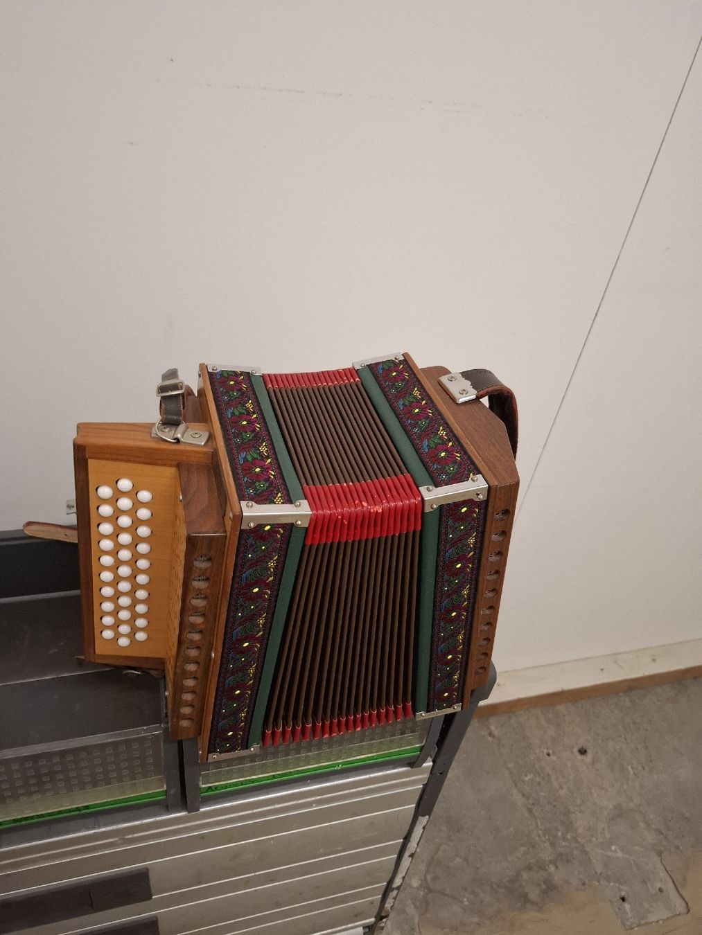 Strumenti musicali: schwyzerorgeli ton B – Usato da Villeneuve venduto da BibiVintage 8