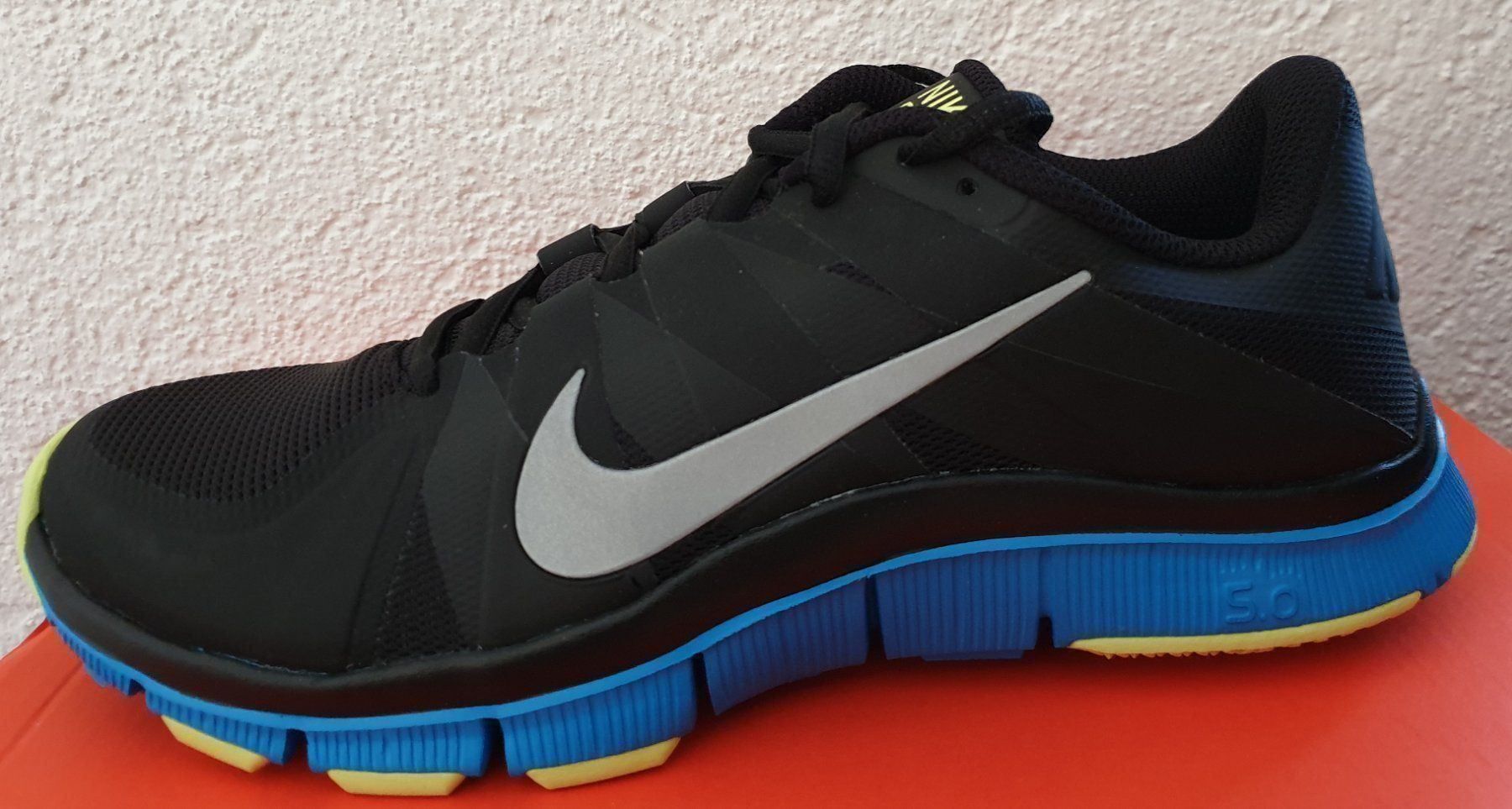 Nike Scarpe da uomo: Nike Free Trainer 5.0 Gr. 41 – Nuovo e nell'imballaggio originale da Herisau venduto da dku_85hh