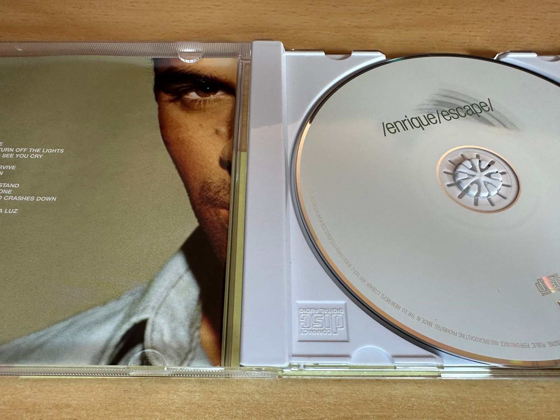 CDs: Enrique – Escape – Gebraucht aus Rikon im Tösstal von Alpenmutz 2
