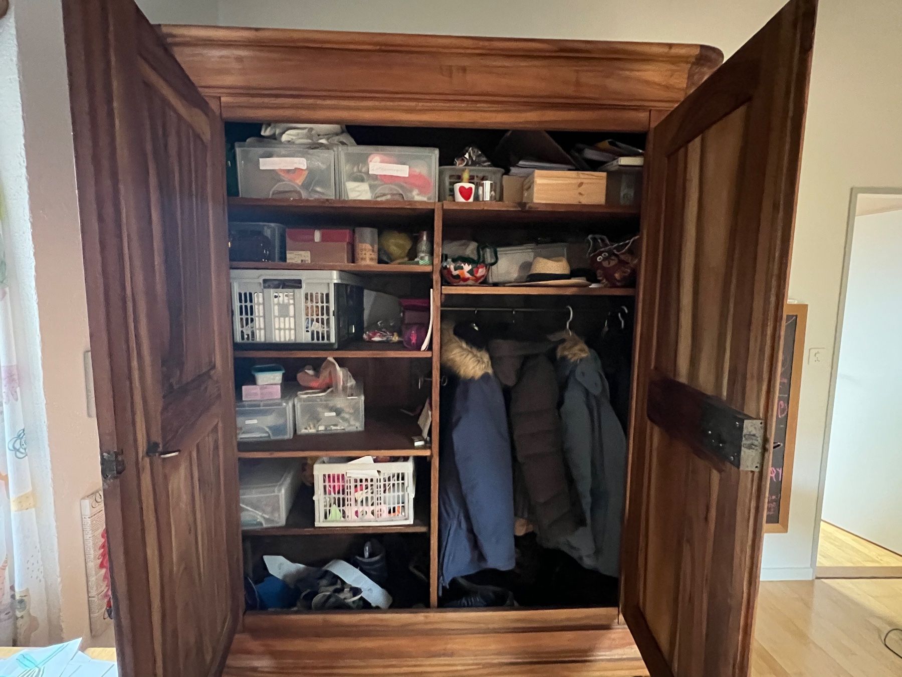 Armadi: Nussbaum- Schrank – Usato da Frenkendorf venduto da rousen1 2