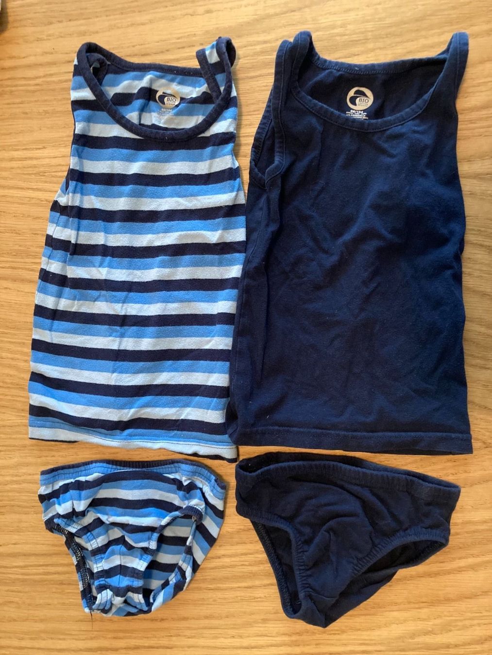 Sous-vêtements: 2 Unterwäsche-Sets "Bio-Baumwolle" – D'occasion à Muttenz par Juvenile33