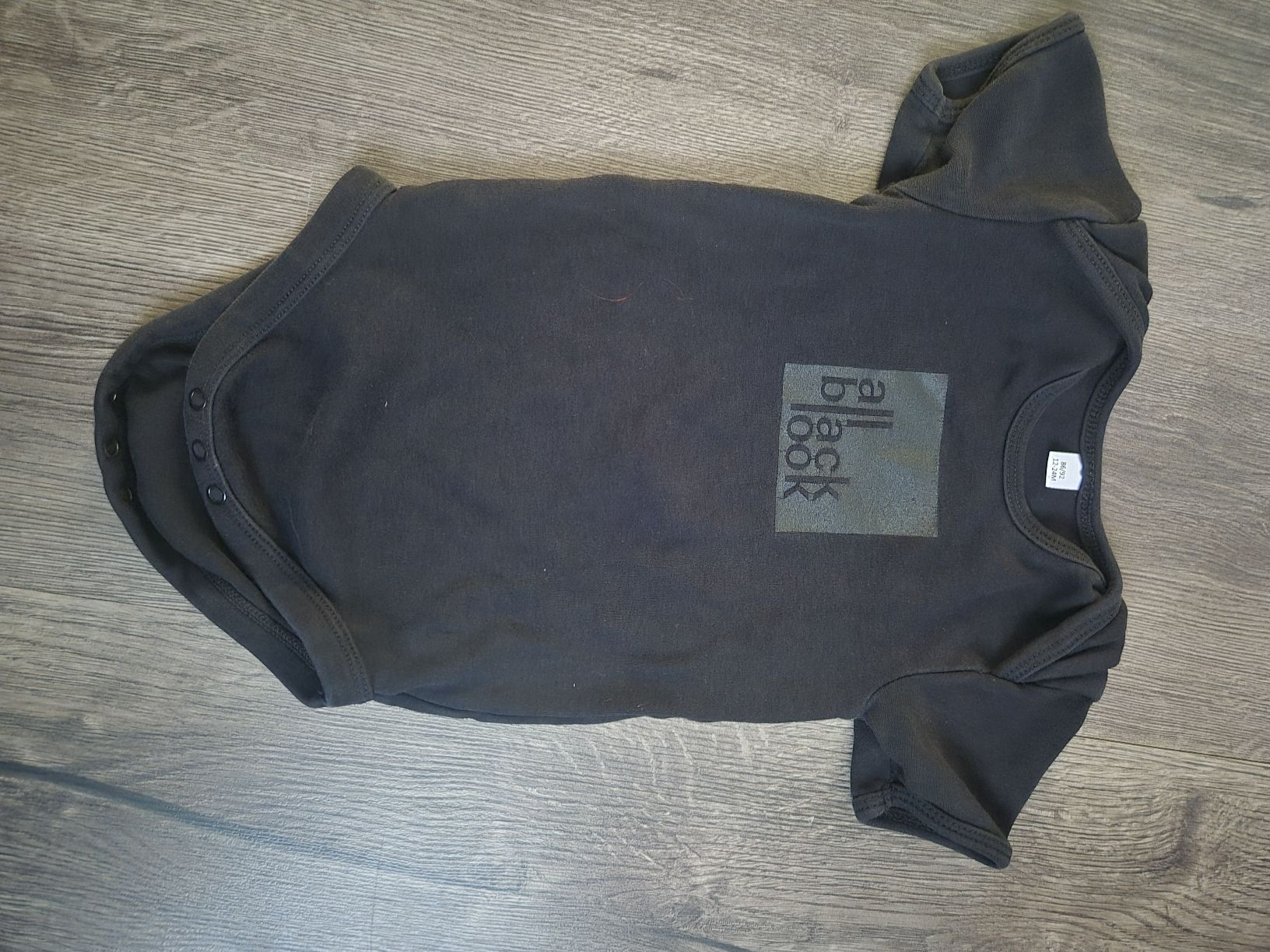 Lotti & Set di vestiti: Babybody Grösse 86/92 – Usato da Leuggern venduto da MonaM90