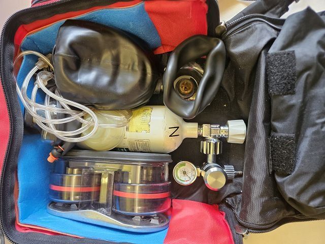 Medizinische Geräte: Notfallkoffer – Gebraucht aus Wetzikon ZH von voprar 3