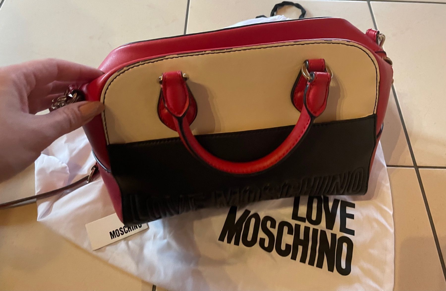 Moschino Borse da donna: Sac à main Moschino – Usato da Saxon venduto da Mel_b224 2