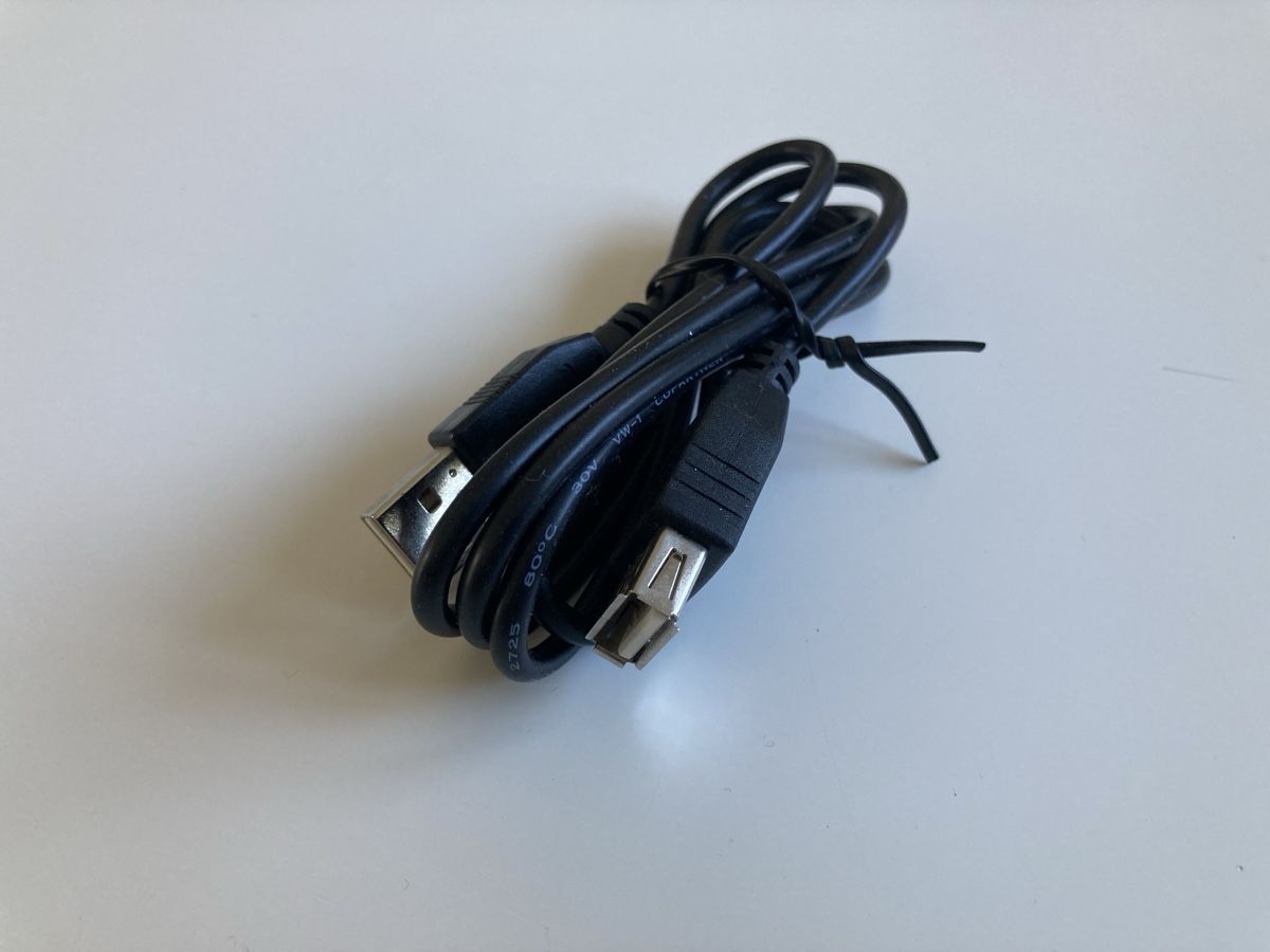 Cavi: Câble USB 2.0 - Connectez vos appareils facilement ! – Nuovo (secondo la descrizione) da Biel/Bienne venduto da almercaa