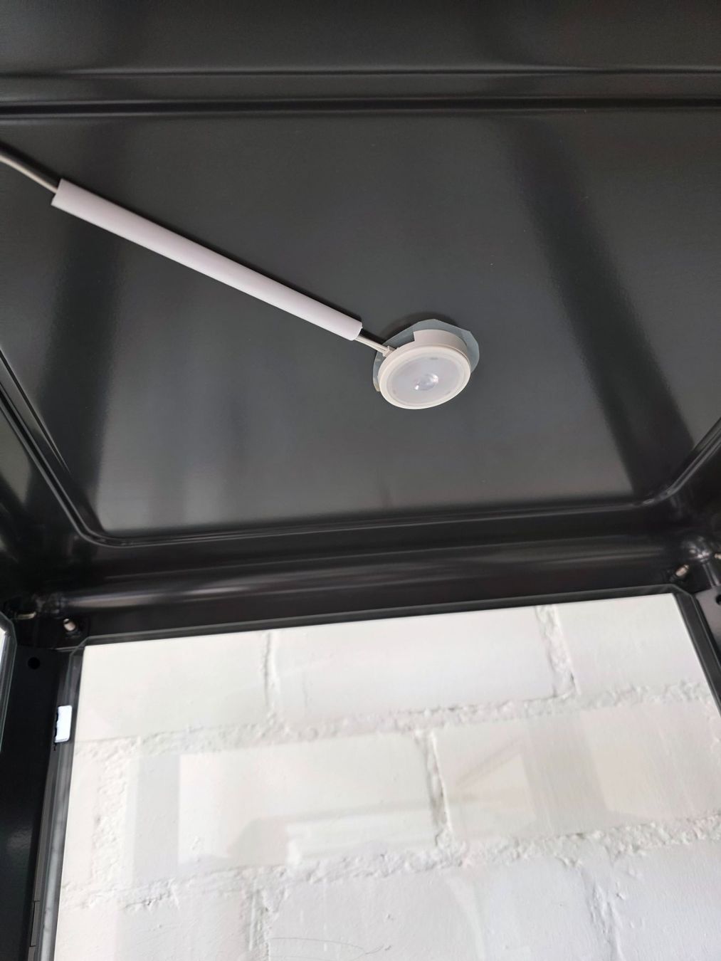 Ikea Vetrine: IKEA Fabrikör Glasvitrine mit eingebautem Licht – Usato da Basel venduto da phi_f5yh 1