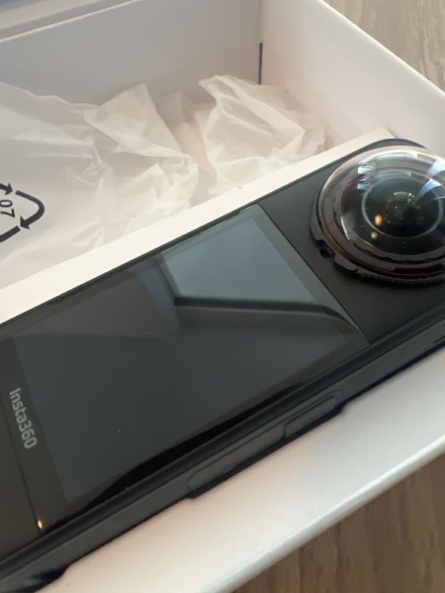 Insta360 Action Cam: Insta360 X5 inkl. gratis Zubehör – Nuovo (secondo la descrizione) da Cham venduto da Jaenu. 2