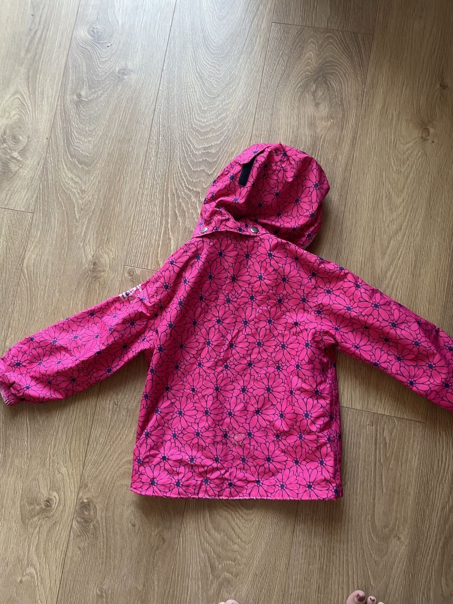 Giacche & Cappotti: Kinder Regenjacke Grösse 98, Blumenmuster – Usato da Grosshöchstetten venduto da and_7gf5 1