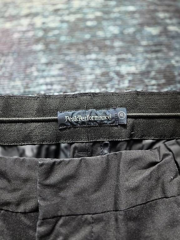 Pantaloni: Pantalons Peak Performance – Usato da Neuchâtel venduto da Cobra44