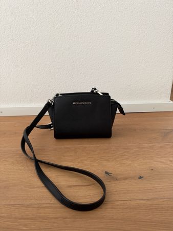 Michael Kors Crossbody Tasche – Schwarz | Leder | Silber