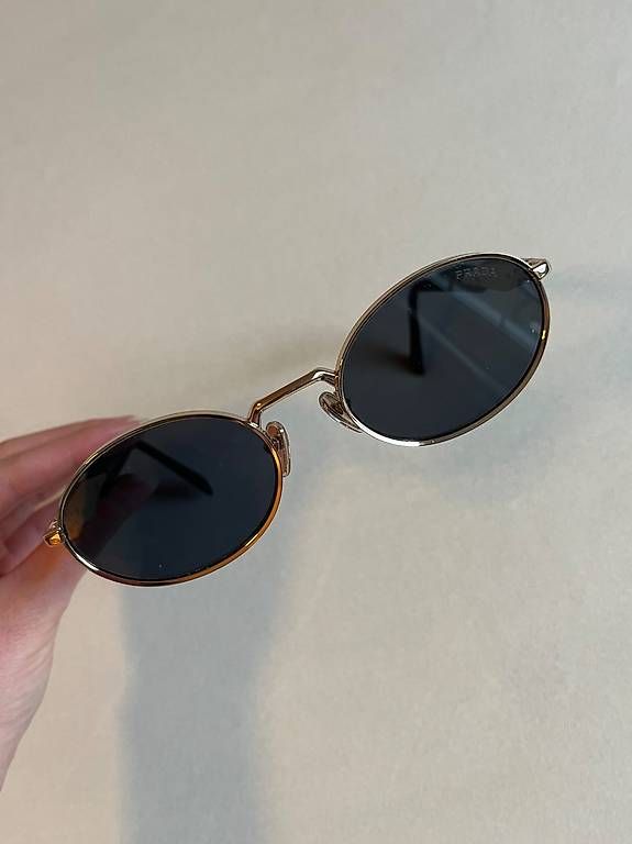 Lunettes & Verres: Prada Sonnenbrille – Neuf avec emballage d'origine à Bern par ada_92zl