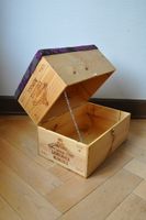 Exklusive Sitztruhe/Sitzhocker/Möbel aus Weinkisten Mod. 09