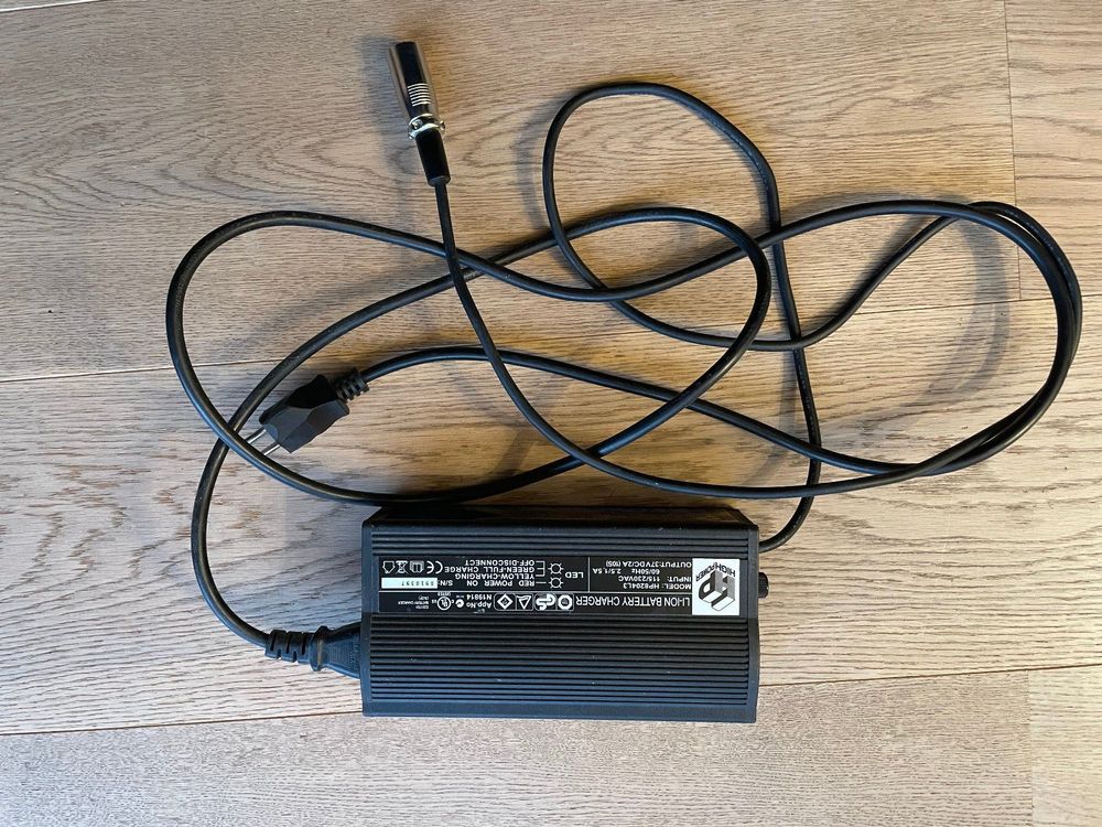 Enerpower Ladegerät 42V Für 36V-37V Akkus | 2A, 85W, Rundstecker 5,5 X 2,5 Mm | Für E-Bike, EScooter (SoFlow, Cityblitz, Bluewheel…) | GS/UL-zertifiziert