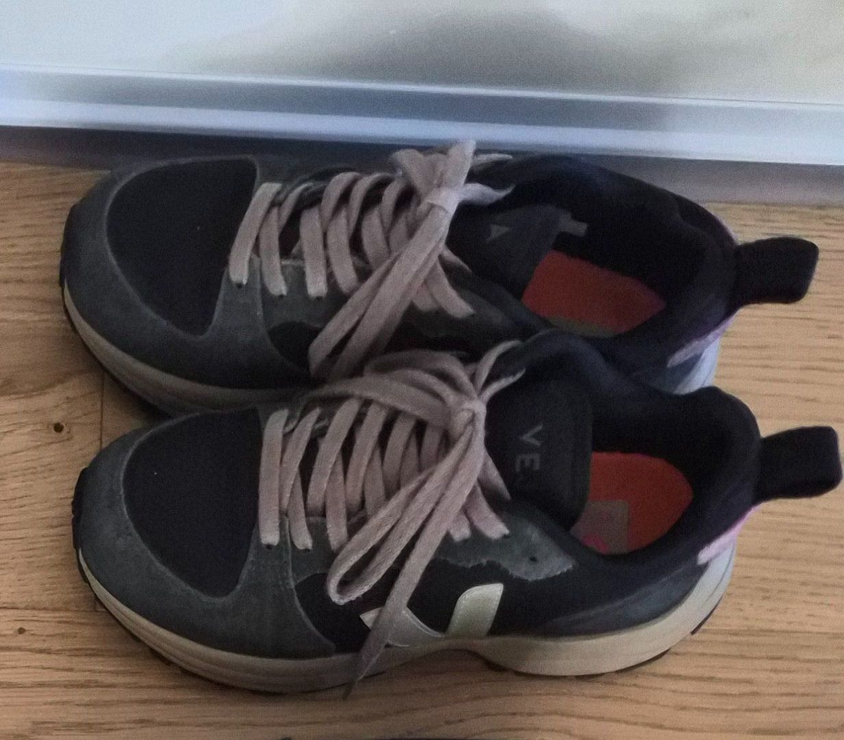 Veja Damenschuhe: Veja Venturi Sneakers, Size 37 – Gebraucht aus Maur von Sofi___