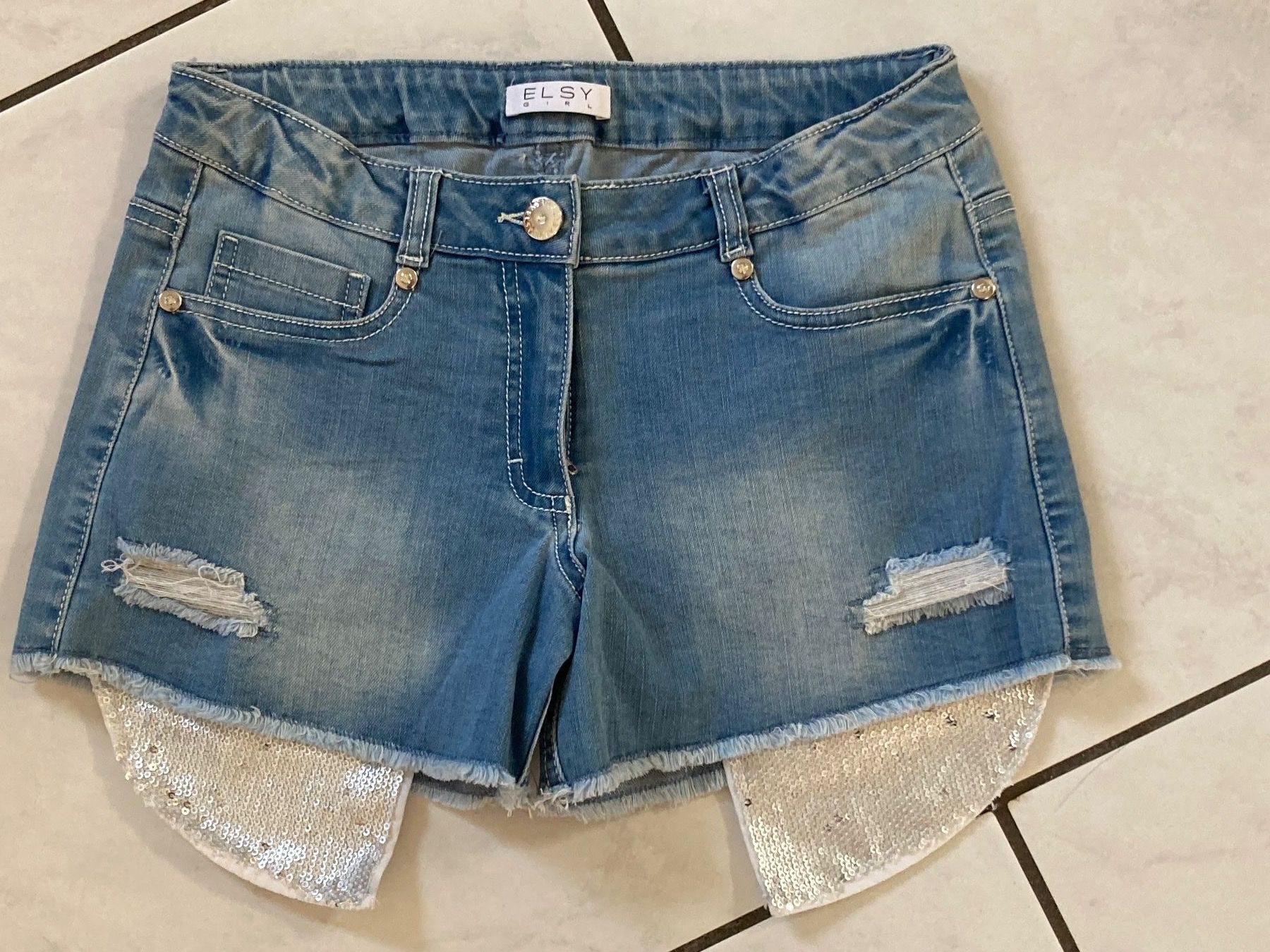 Pantaloni: ELSY short 12ans/152cm – Nuovo (secondo la descrizione) da domdidier venduto da picolo99