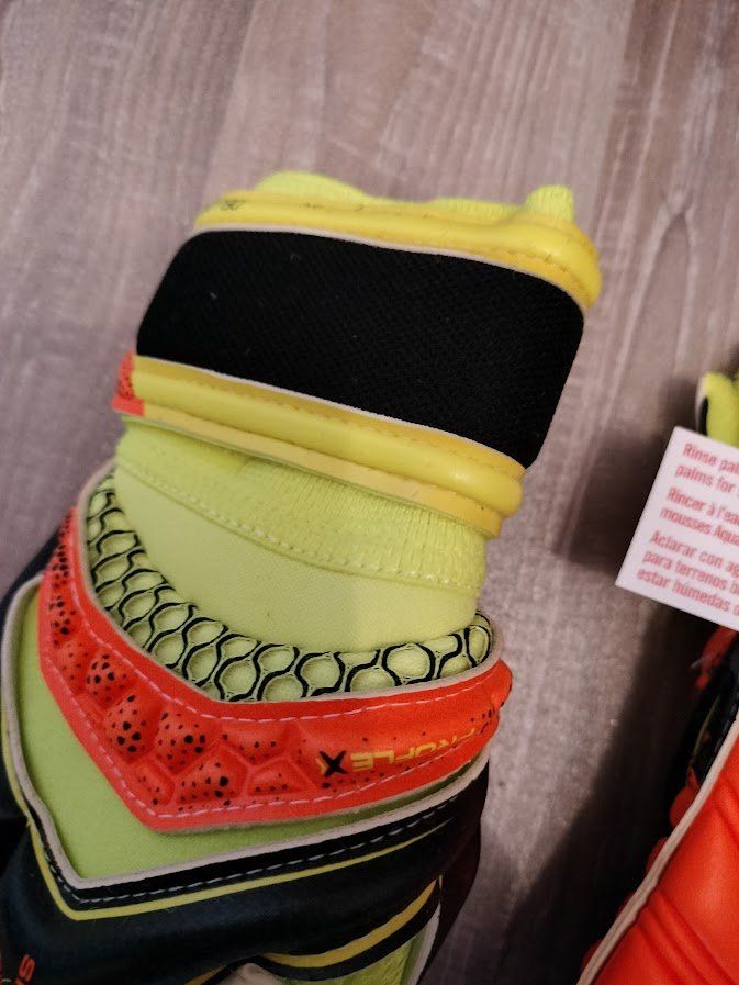 Reusch Altri accessori da uomo: Reusch Torwarthandschuhe Gr. 8.5, statt Fr. 120.-- – Nuovo e nell'imballaggio originale da Oftringen venduto da Sportivo.ch 4