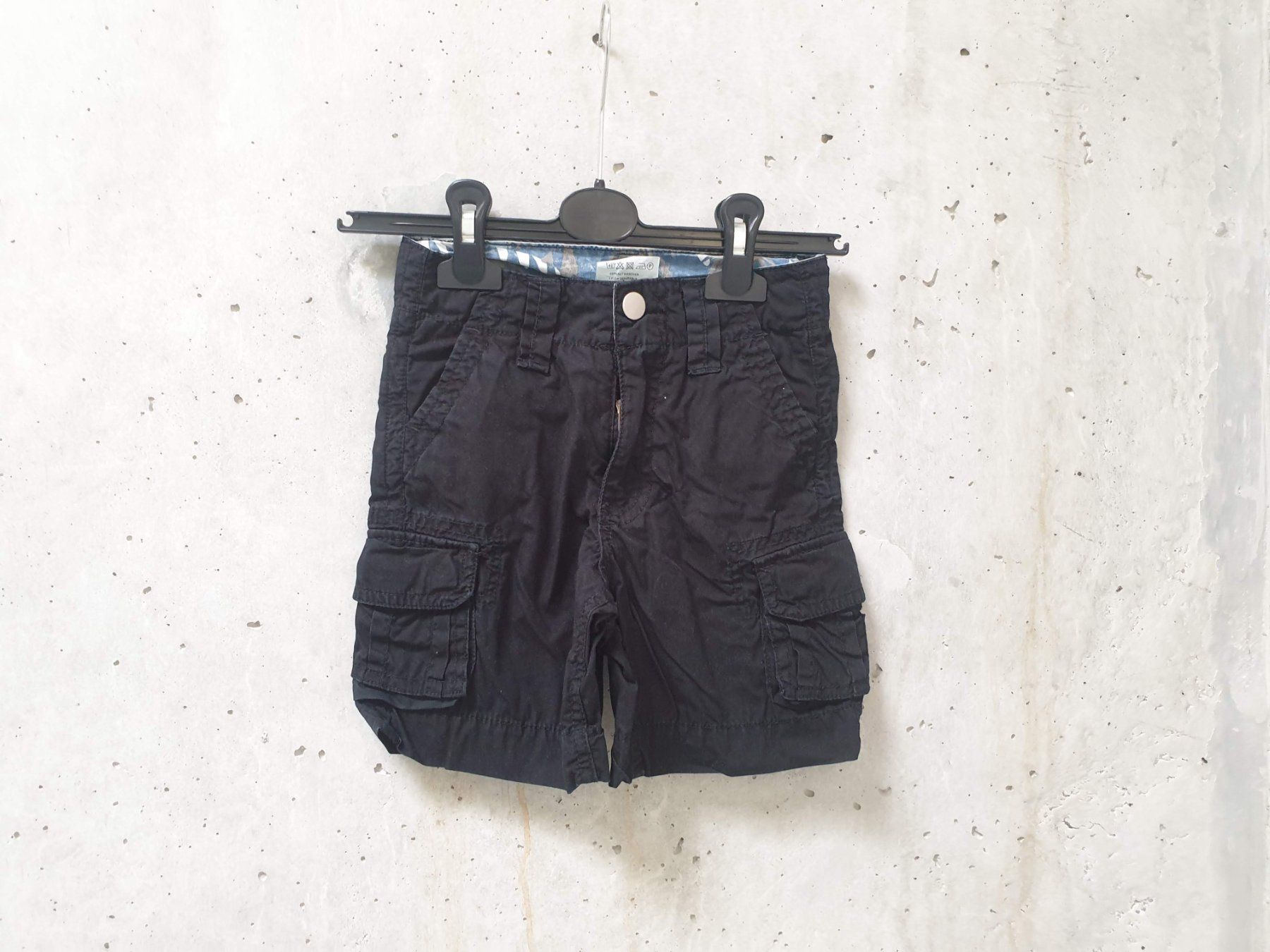 Pantaloni: Short souple, noir, garçon, taille 110 – Usato da Fribourg venduto da fripons
