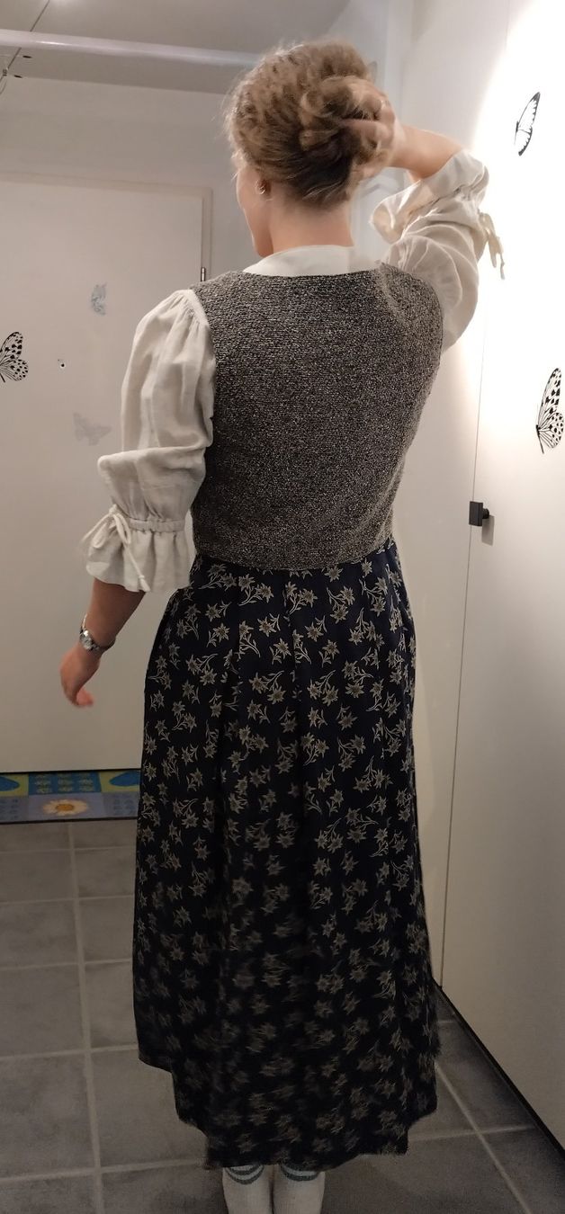 Kleider: Dirndl Kleid mit Edelweiss Gr 40 – Gebraucht aus Thun von schriner67 1