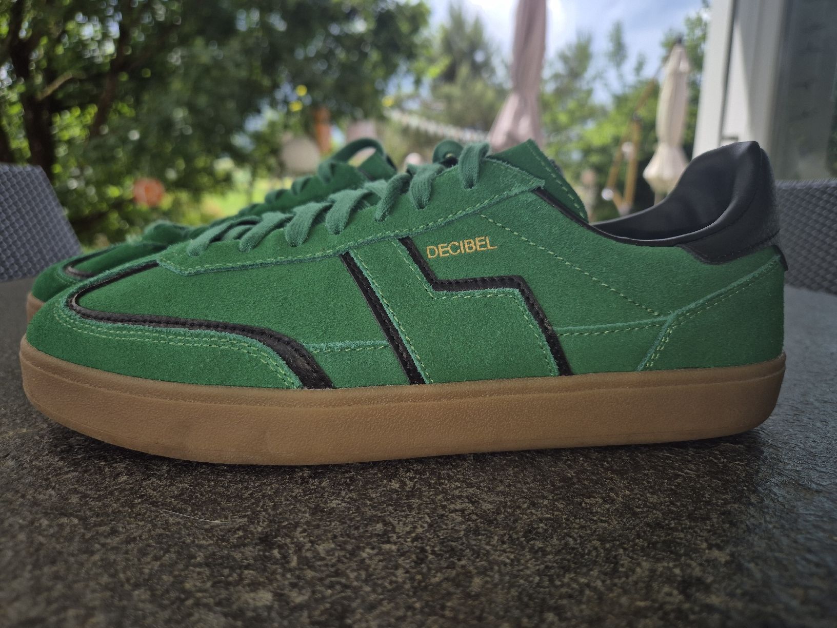 Scarpe da uomo: DECIBEL Sneaker neuwertig Gr 42 – Nuovo (secondo la descrizione) da Hauenstein venduto da Zacherl