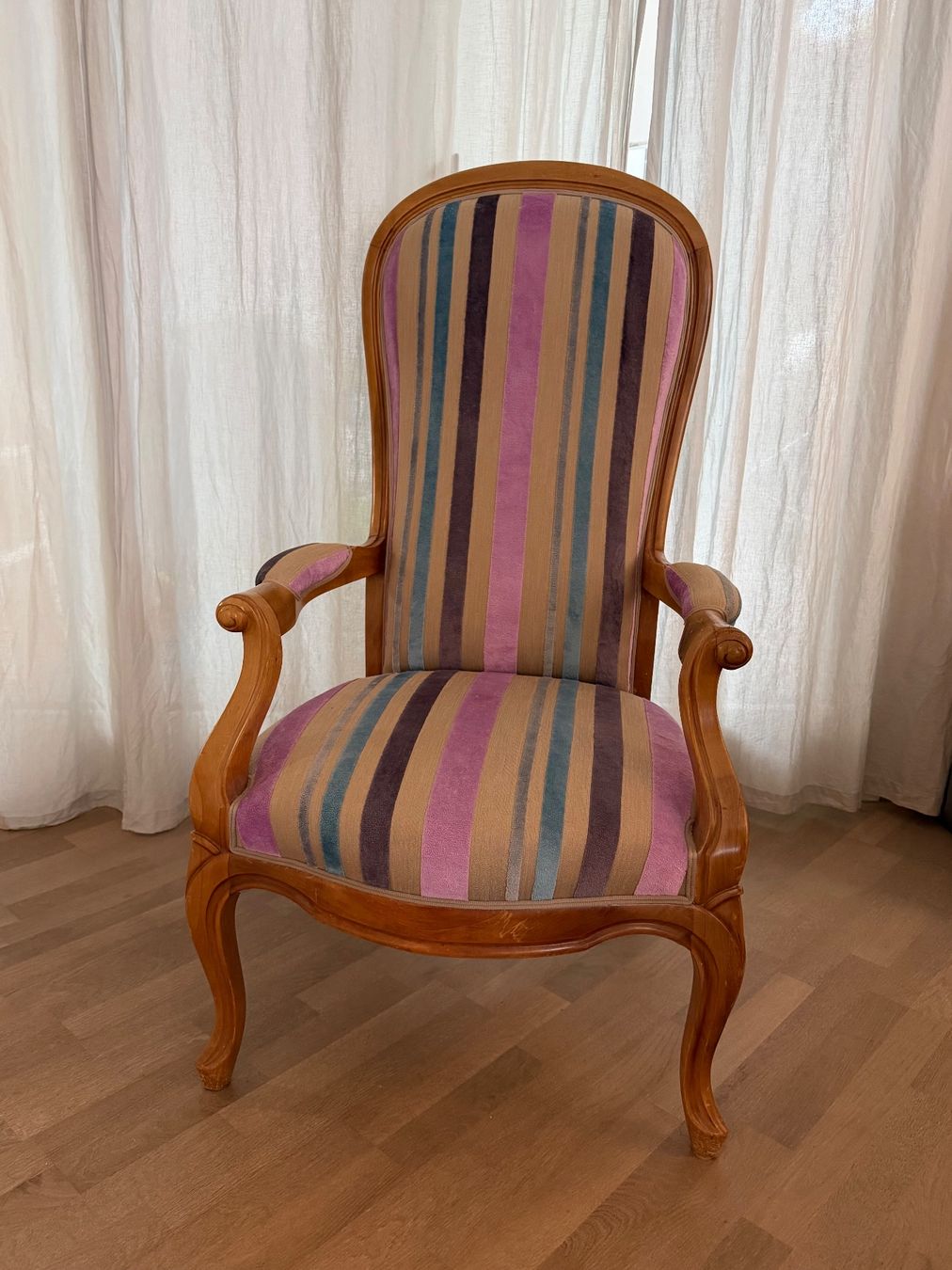 Poltrone: Fauteuil voltaire relooké – Usato da Hauterive NE venduto da mwueth 1