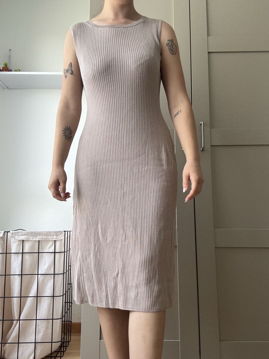 Uniqlo Kleider: Ribbed Kleid von Uniqlo – Gebraucht aus Biberist von shoggii