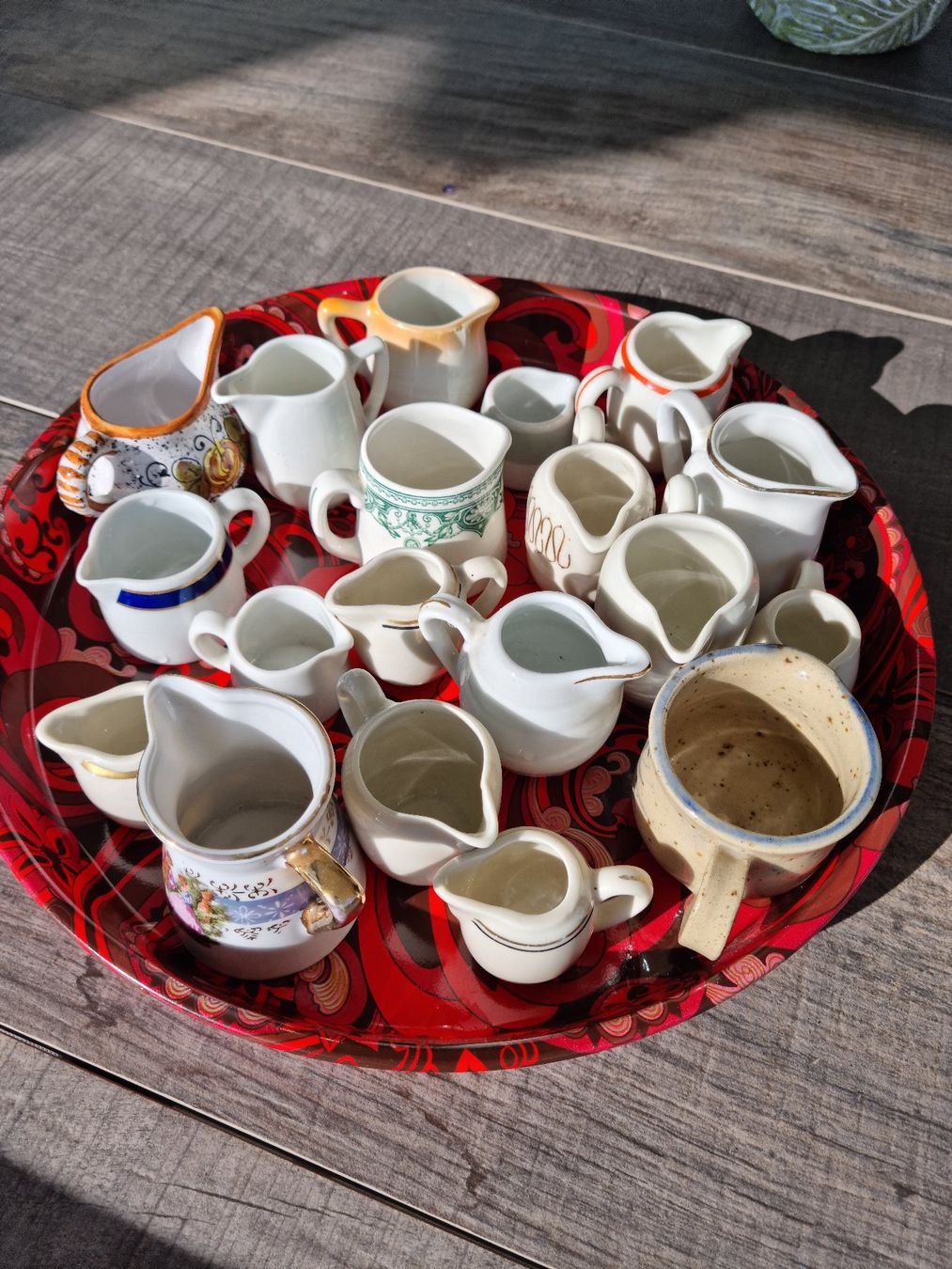 Set di piatti: Sammlung Kaffeerahmkrügli – Usato da Bözberg venduto da heinz-d 1