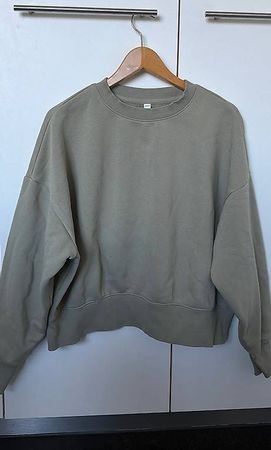 Pulli ungetragen in Grösse S