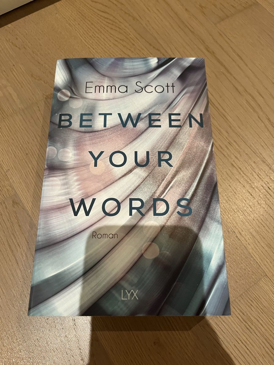 Livres: Emma Scott - Between Your Words  – D'occasion à Dallenwil par vani_lia