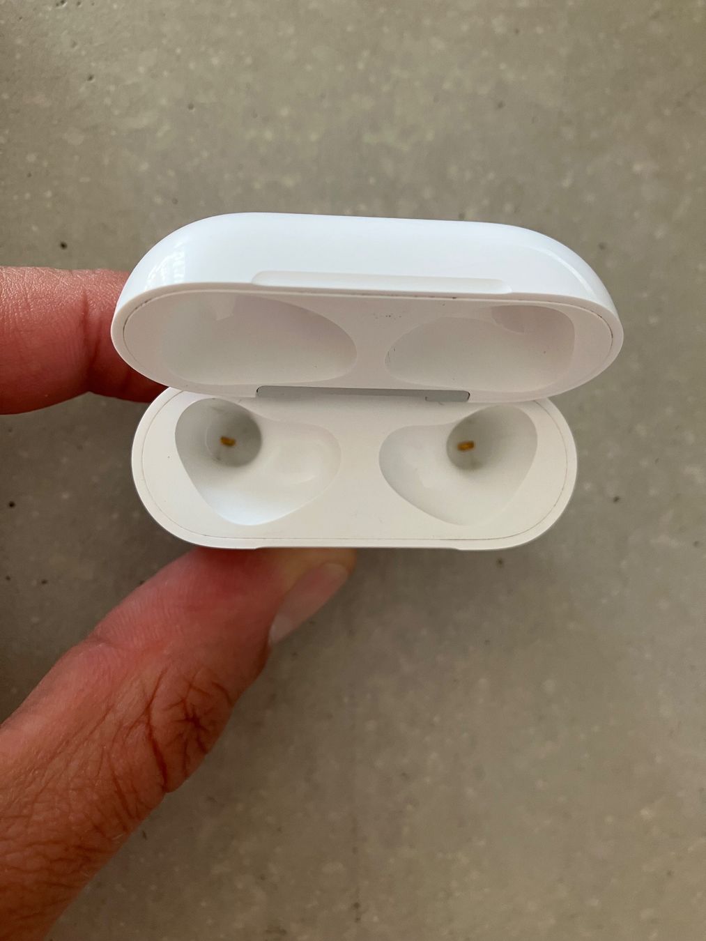 Apple Casques audio: Apple AirPods 3 Case – D'occasion à Lausanne par mr.v 3