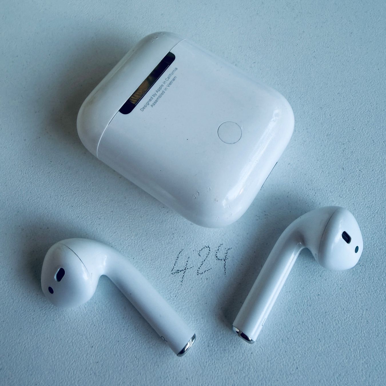 Apple Kopfhörer: Original Apple AirPods 2 Gen. Wireless Kopfhörer & Case – Gebraucht aus Basel von MY.AIRPODS.SHOP 3