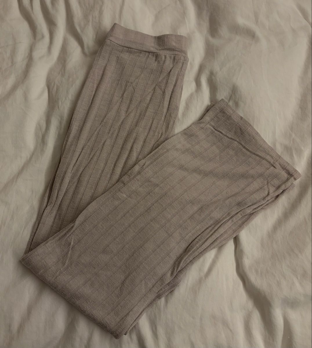 Hosen: Beige Leggings mit Rippmuster, Grösse XS – Gebraucht aus Bösingen von cozyyy.777