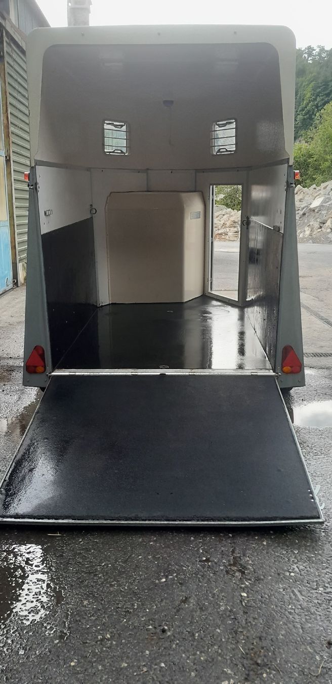 Rimorchi: Pferde / Sachentransportanhänger – Usato da Ermenswil venduto da puma_91 2