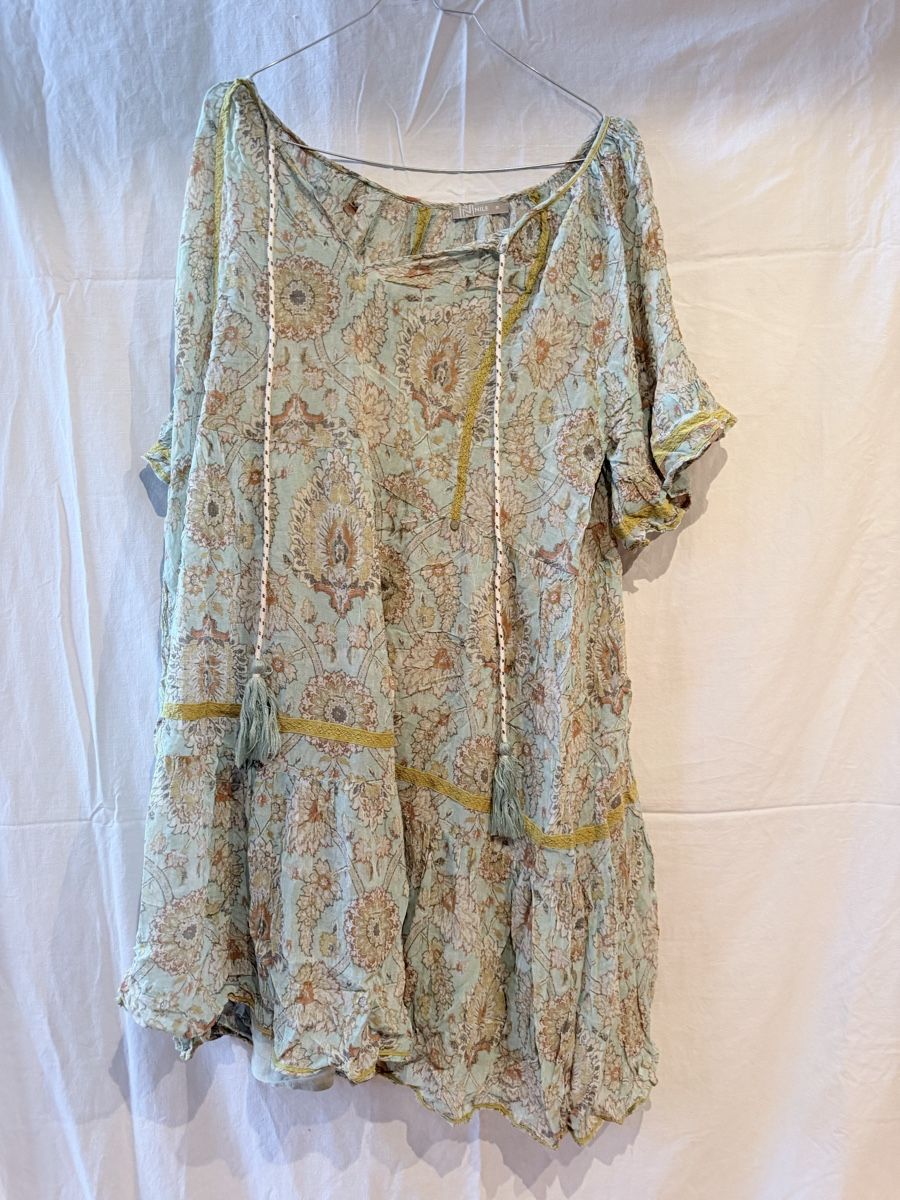 Nile Robes: NILE – D'occasion à Urnäsch par _._naomi_._