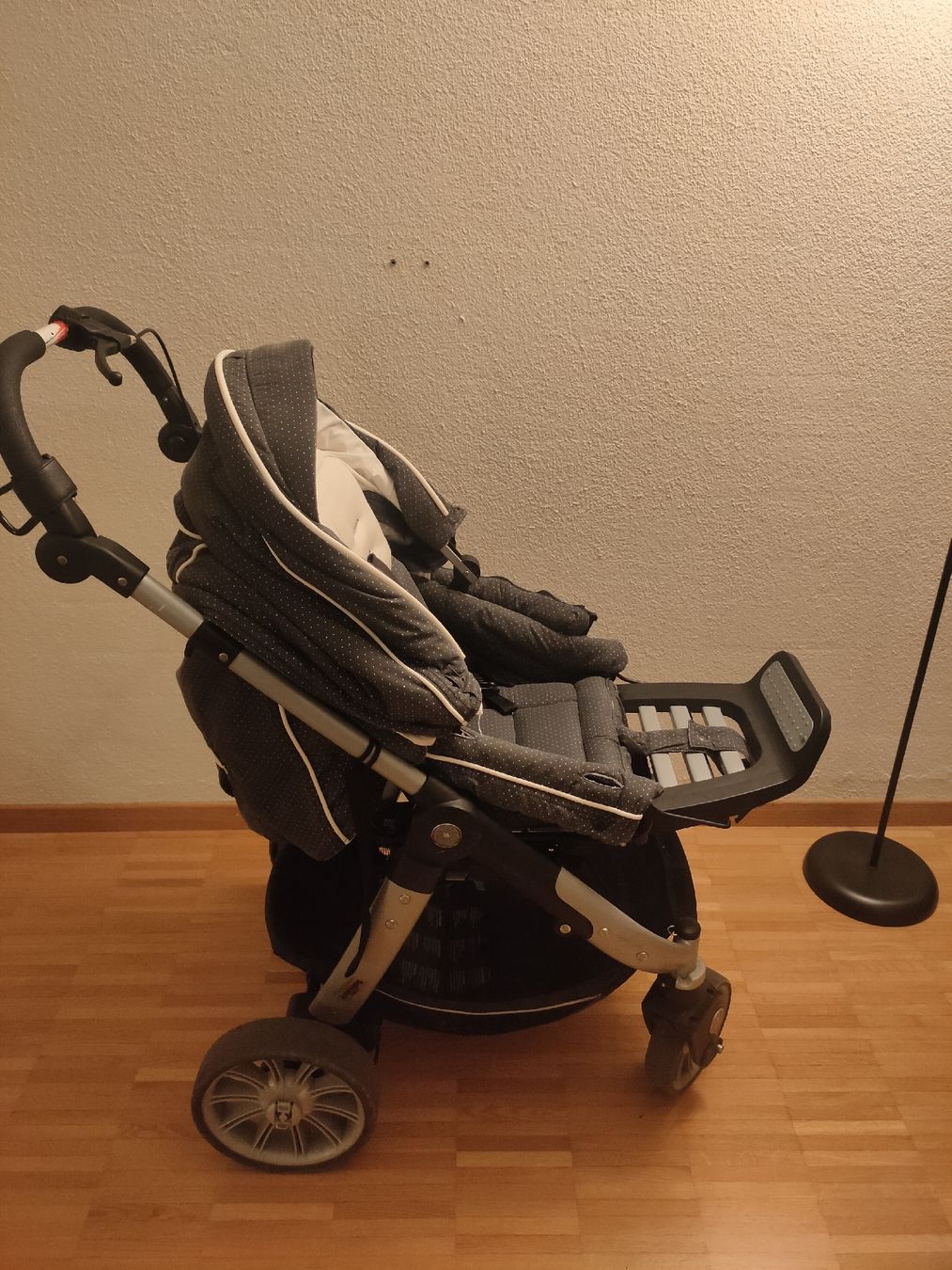 Carrozzine: Used Stroller Travel System w/ Bassinet Attachment – Usato da Uster venduto da sam_mz6w 6