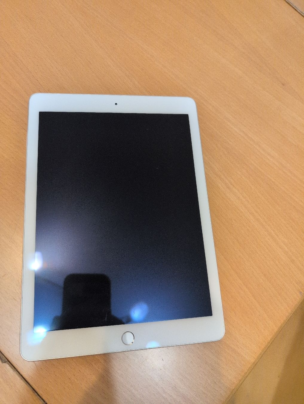 Apple Tablettes PC: Apple iPad gris modèle A1566 bon état – D'occasion à Bulle par mey_qd9c 1