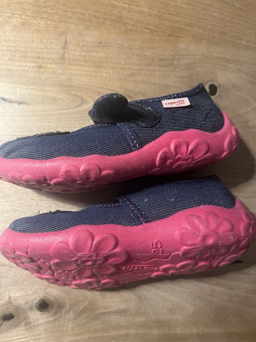 Superfit Scarpe per ragazze: Superfit Mädchen Hausschuhe Gr. 25 Schuhe – Usato da Zürich venduto da Rusdi 3