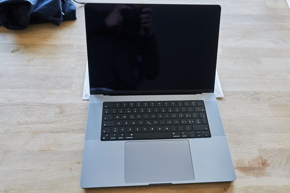 M1 Max Macbook Pro 8TB 64GB Ram Apple Care+ (10/24) wie neu Kaufen