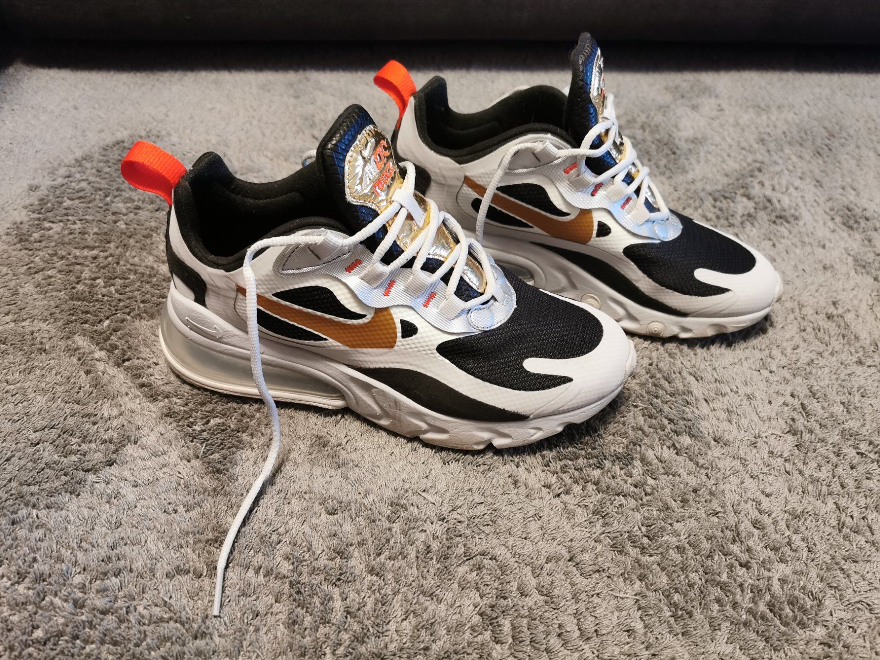 Nike Scarpe da donna: Nike Air 270 React Grösse 37.5 – Usato da Gunzgen venduto da 0Aurin0