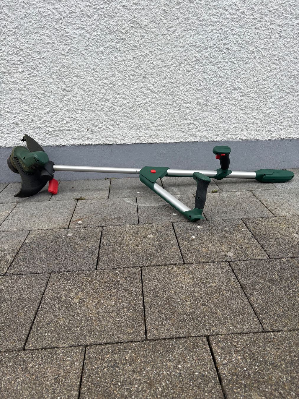 Bosch Alle Werkzeuge: Freischneider Bosch – Gebraucht aus Langnau i. E. von lynnlaura